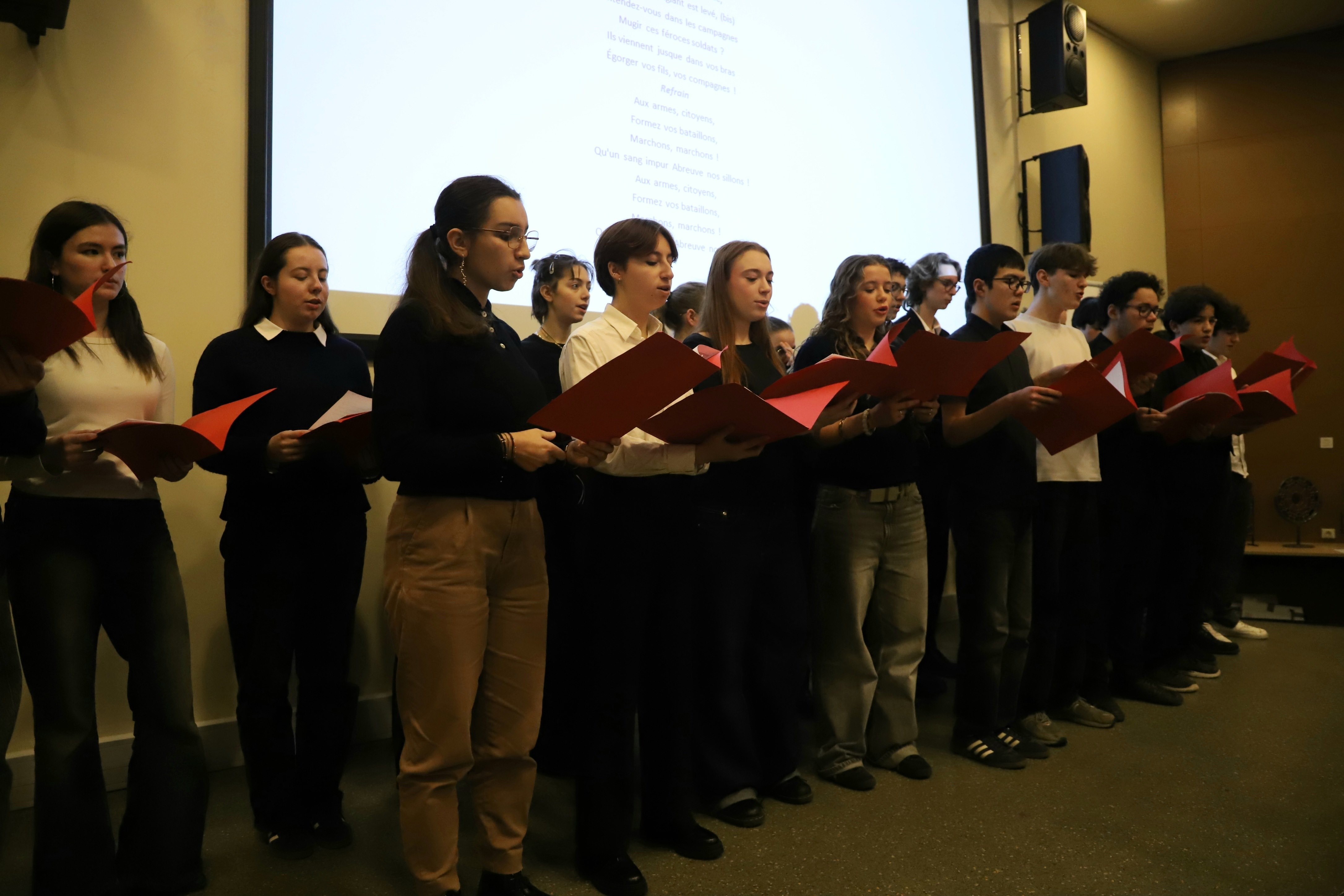 Ensemble vocal du lycée La Fontaine à la fête de la laïcité 2024